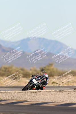 media/Dec-07-2025-CVMA (Sun) [[3e7d2de5dc]]/Race 16-Formula Middleweight/